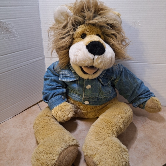 Macy's Bullocks Plush Lion Rowland Full Body Puppet 24" Vintage 1994 - Picture 1 of 16